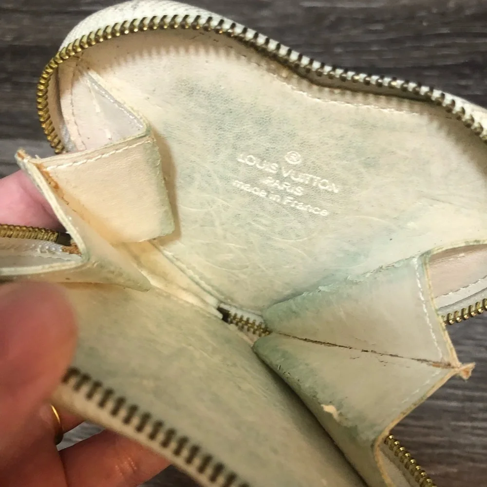 RARE VINTAGE Louis Vuitton Vernis Heart Coin Purse - Triple Lock Charms